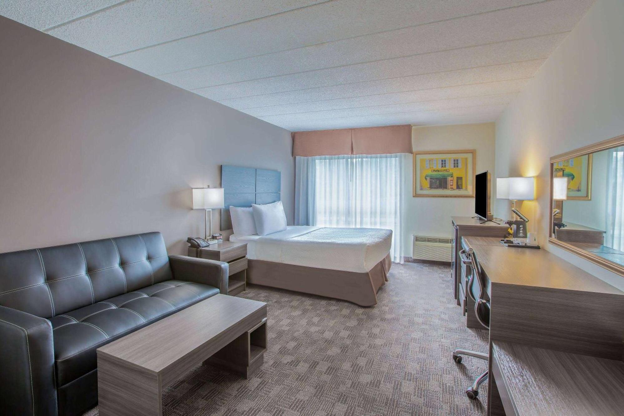 Days Inn By Wyndham Sudbury & Conference Centre Exterior photo