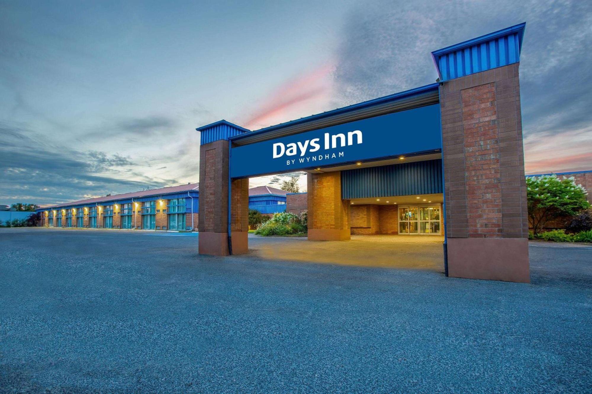 Days Inn By Wyndham Sudbury & Conference Centre Exterior photo